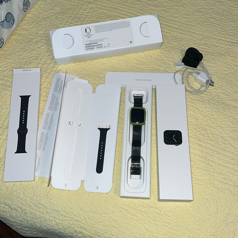 Apple IWatch Series 5 44mm GPS and Cellular